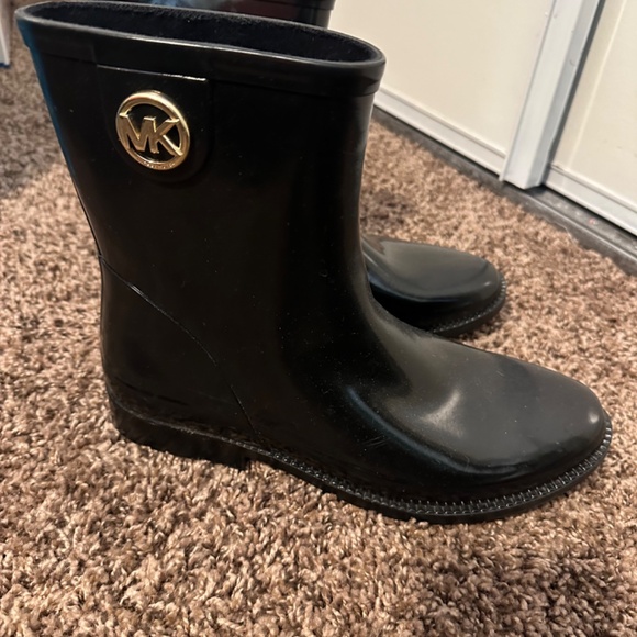 Michael Kors rain boots - Picture 3 of 6